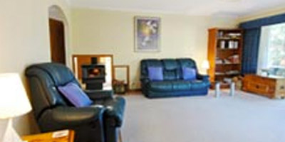 Lakeside Chalet Holiday House Beechworth Holiday House in Beechworth for large groups
