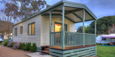 Beechworth Lake Sambell Caravan Park Beechworth Cabin Accommodation walking distance to shops